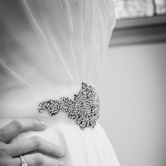 White by Vera Wang Accessories - ❤️NWT Vera Wang Belt❤️